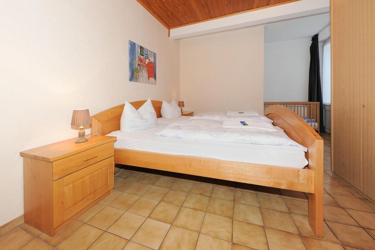 Friesenmeer Ferienwohnung Eins Bensersiel Bagian luar foto